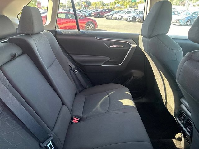 Used 2025 Toyota RAV4 XLE AWD/4WD image 25