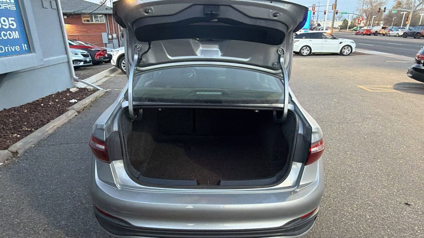 Used 2024 Volkswagen Jetta S image 7