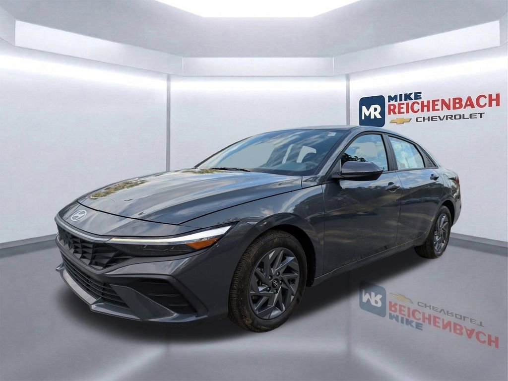 Used 2024 Hyundai Elantra SEL image 8