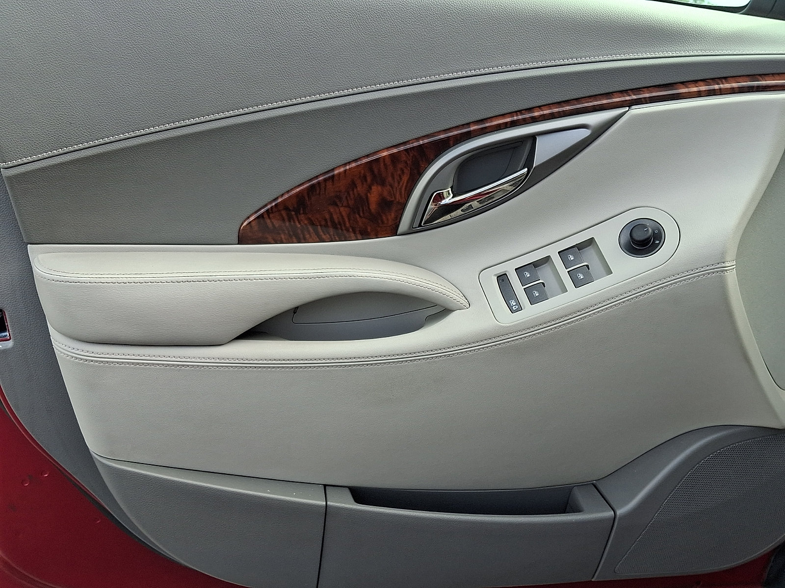 Used 2013 Buick LaCrosse Leather FWD image 12