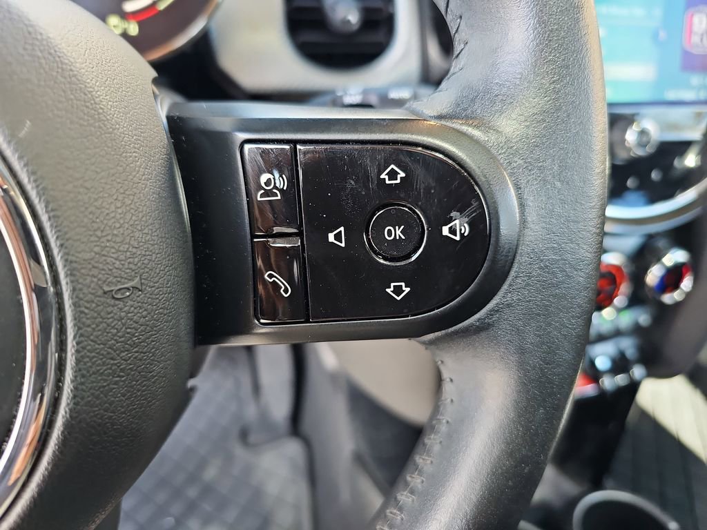 Used 2023 MINI Cooper 4-Door Hardtop image 12