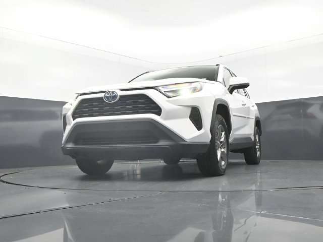 Used 2024 Toyota RAV4 LE AWD/4WD image 34