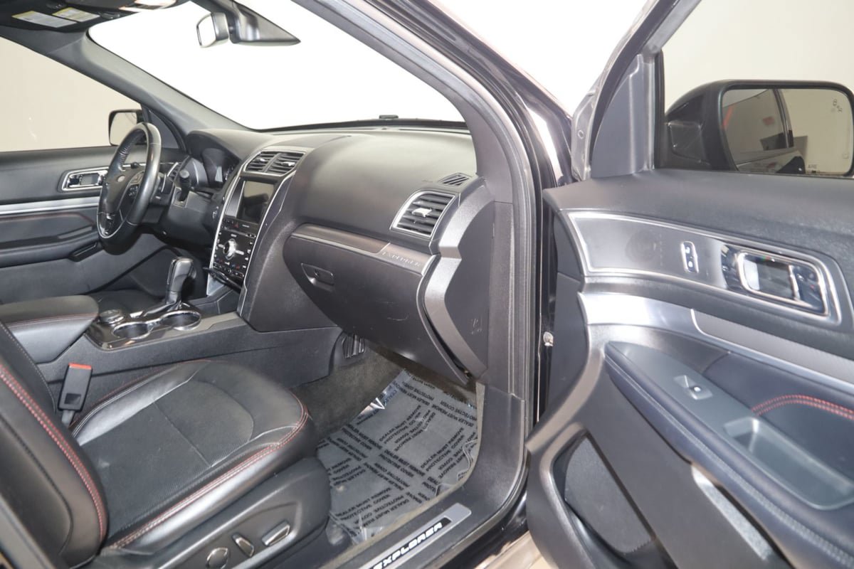 Used 2018 Ford Explorer Sport w/ Equipment Group 401A AWD/4WD image 46