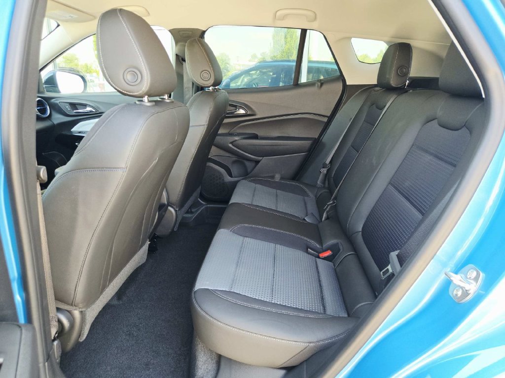 Used 2026 Chevrolet Trax LT w/ Driver Confidence Package FWD image 12