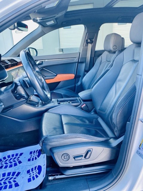 Used 2020 Audi Q3 2.0T Prestige w/ Prestige Package image 11