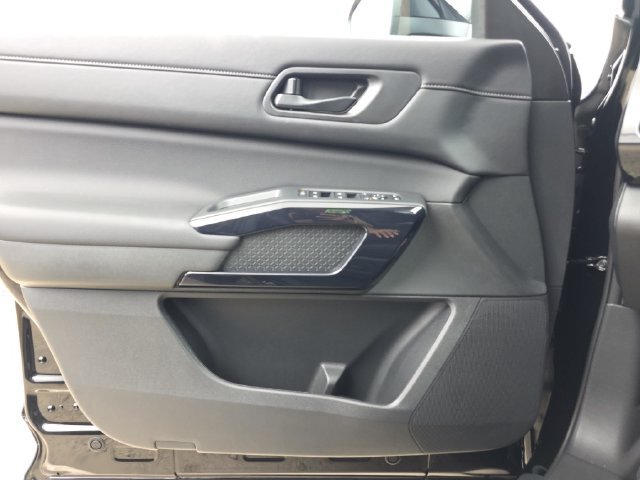 New 2026 Nissan Pathfinder SV w/ SV Premium Package FWD image 31