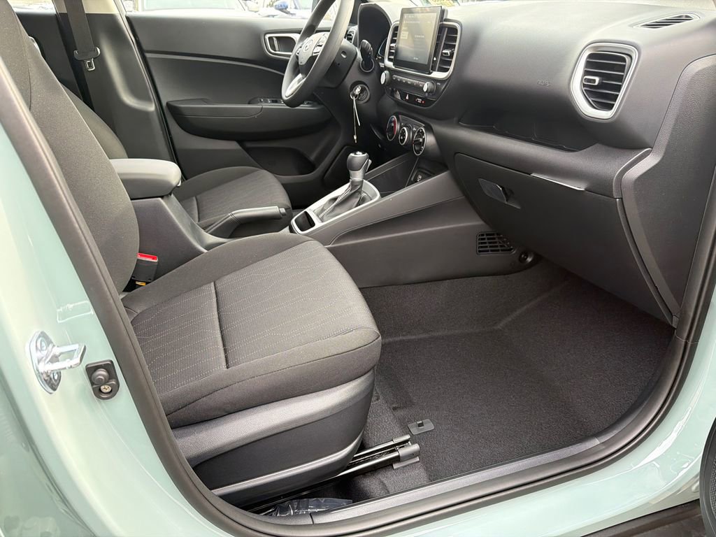 New 2026 Hyundai Venue SE image 13