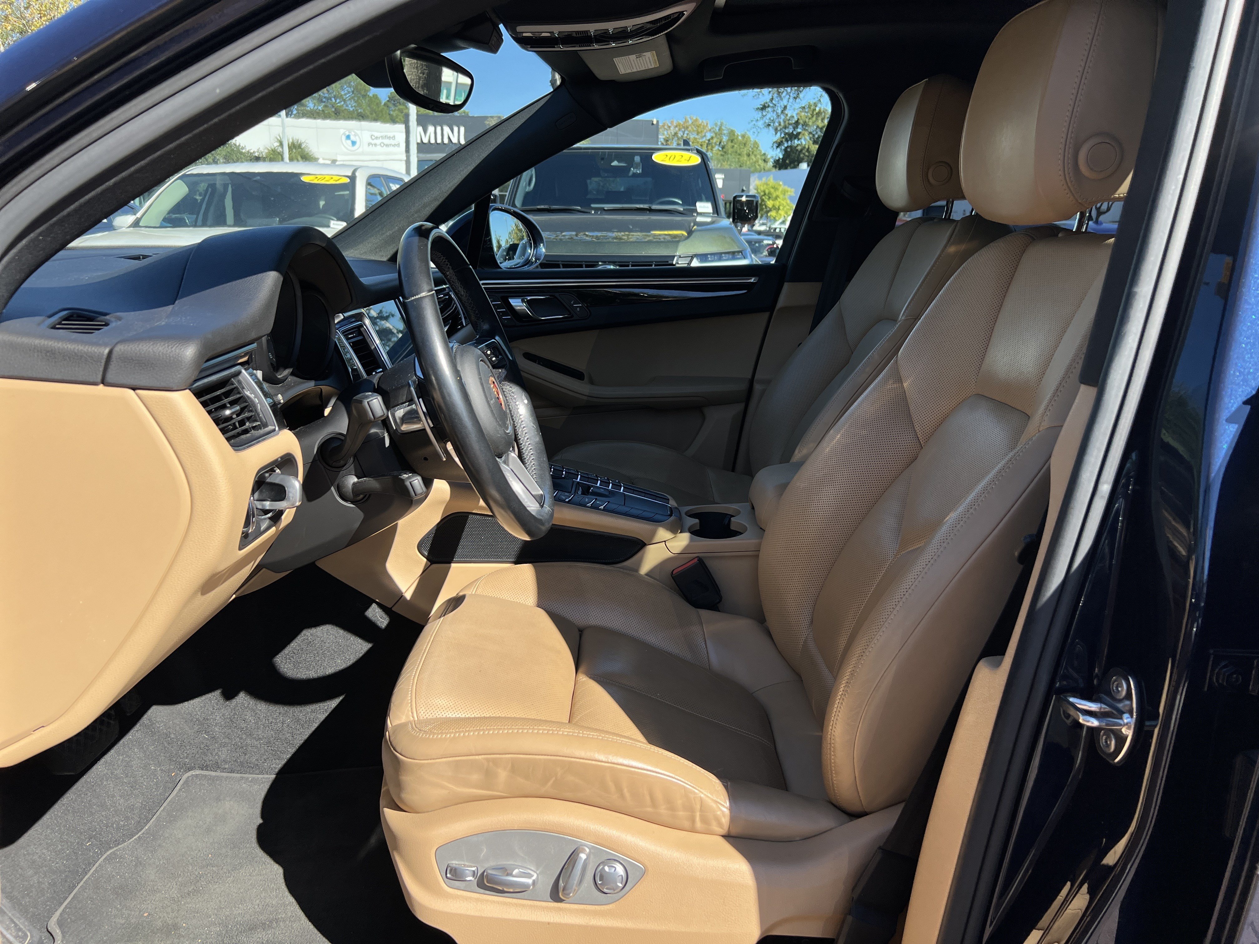 Used 2017 Porsche Macan S AWD/4WD image 16