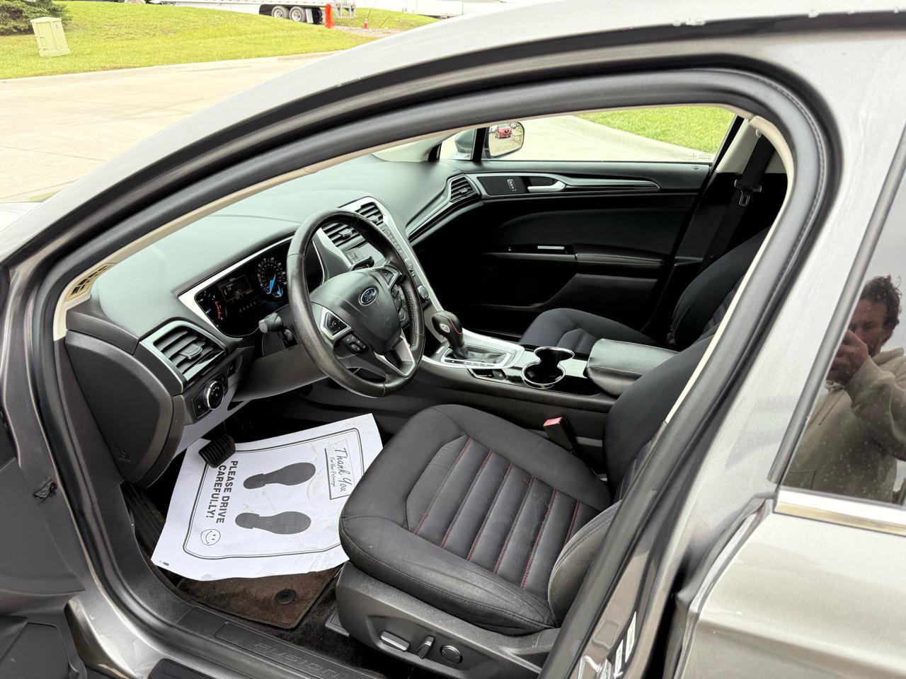 Used 2014 Ford Fusion SE w/ Equipment Group 201A FWD image 12