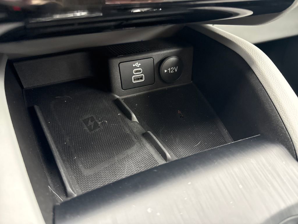 Used 2025 Ford Escape Platinum image 34