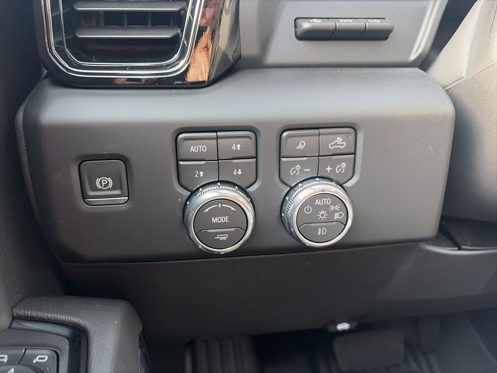 New 2026 GMC Sierra 1500 AT4X w/ LPO, Black Badging Package image 18