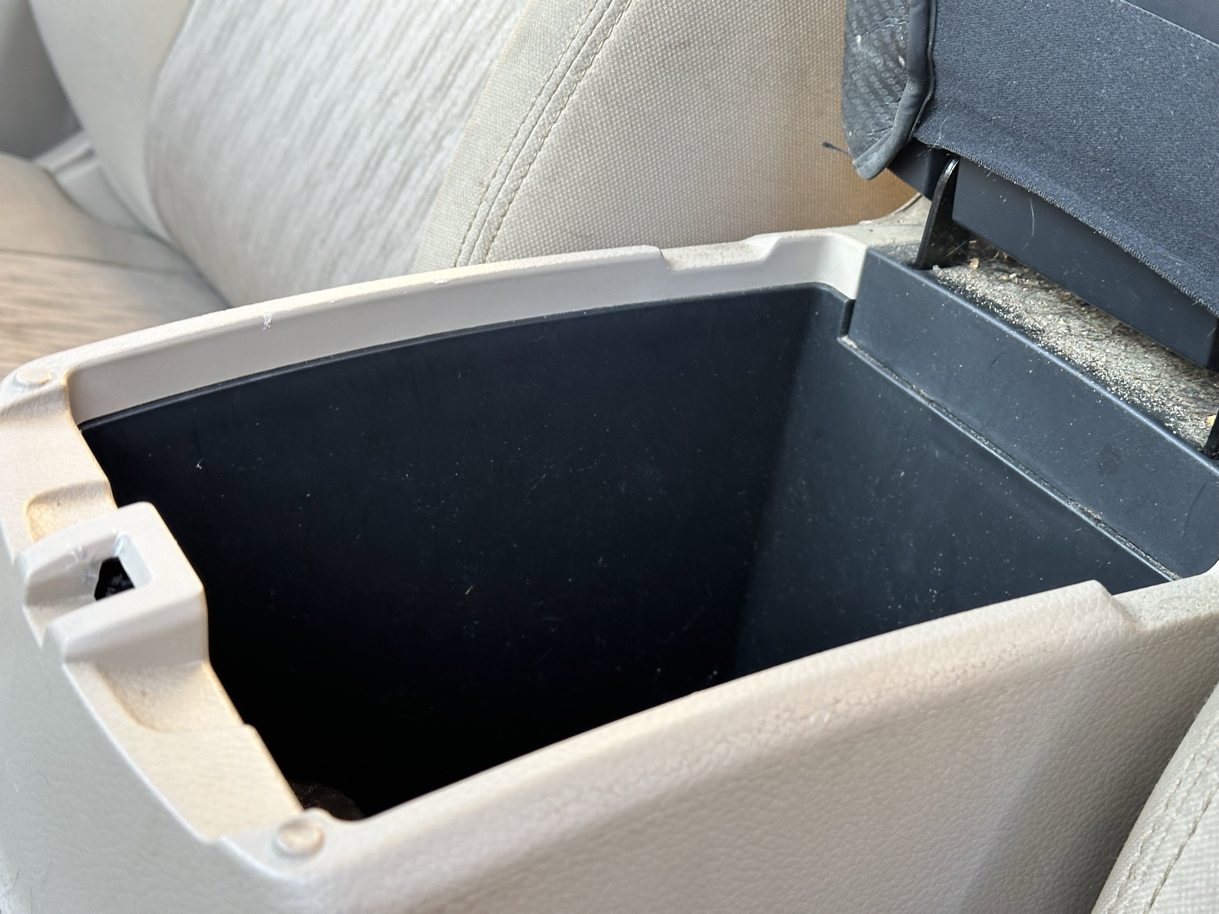 Used 2018 Nissan Rogue SV w/ Premium Package image 18