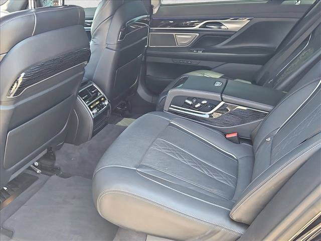 Used 2022 BMW 740i w/ M Sport Package RWD image 28