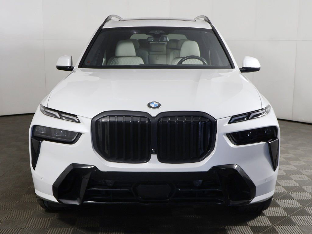 Used 2024 BMW X7 xDrive40i w/ Executive Package image 17