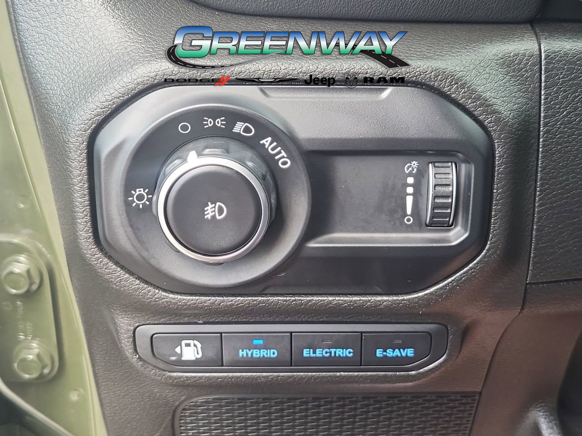 Used 2023 Jeep Wrangler Unlimited Sahara AWD/4WD image 24