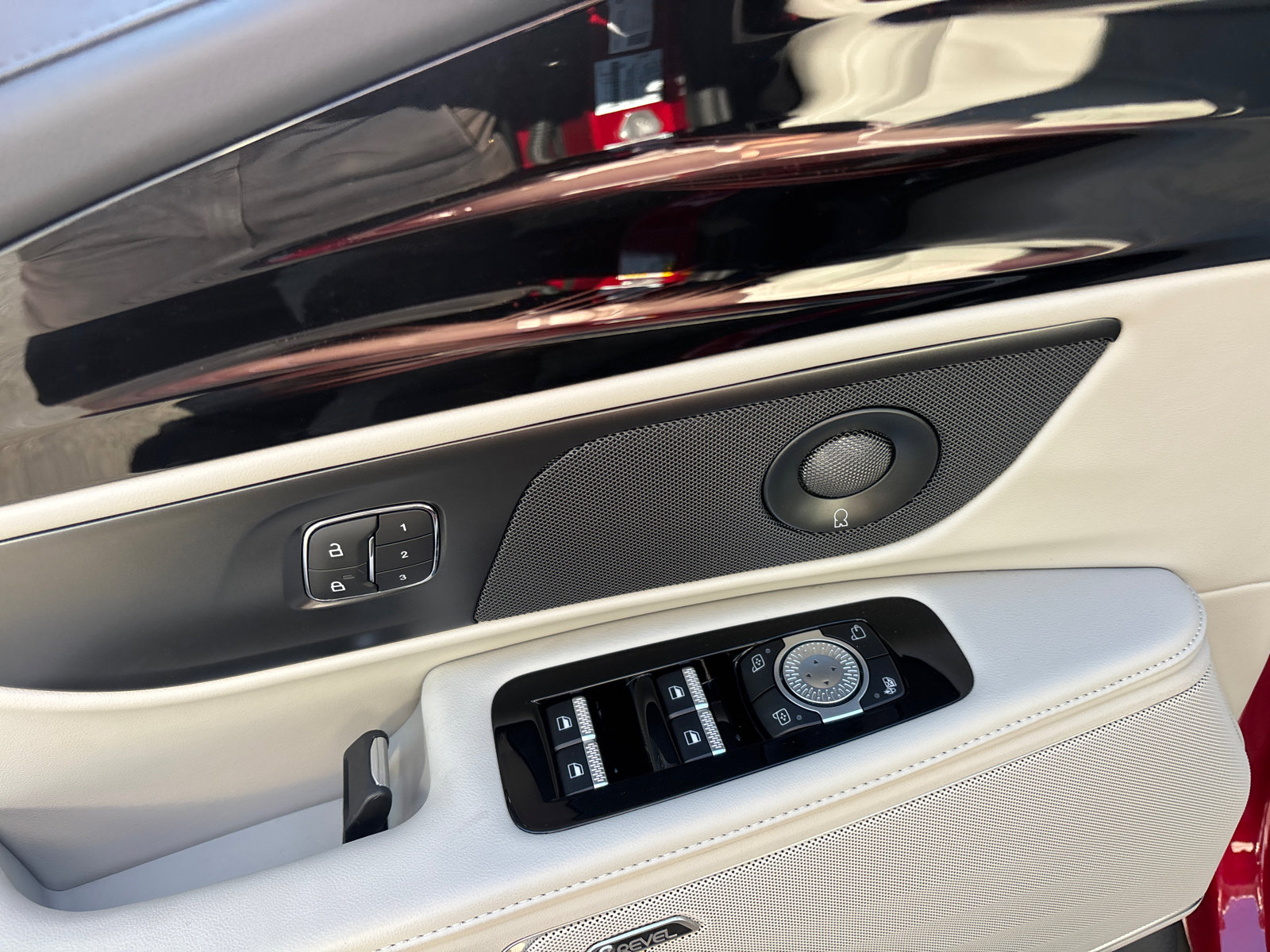 New 2026 Lincoln Nautilus Reserve w/ Jet Appearance Package AWD/4WD image 12