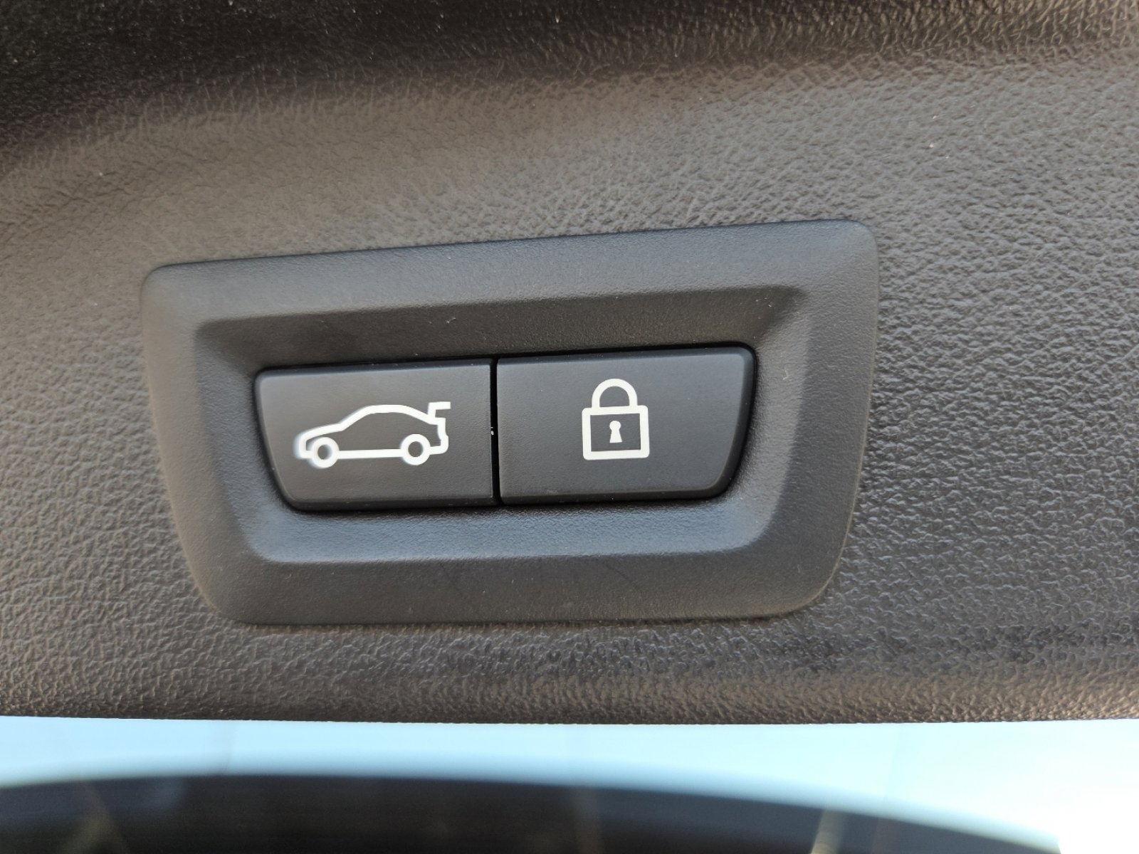 Used 2023 BMW X5 xDrive40i w/ M Sport Package image 22