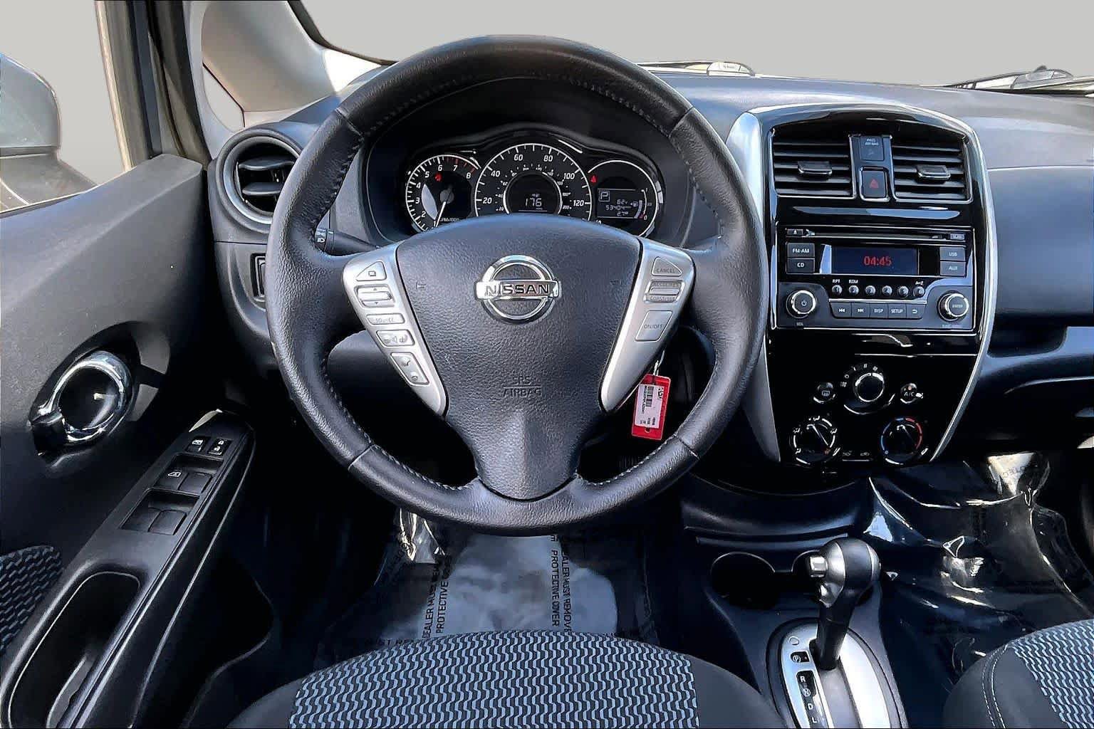 Used 2015 Nissan Versa Note SV w/ Sport Value Package FWD image 5