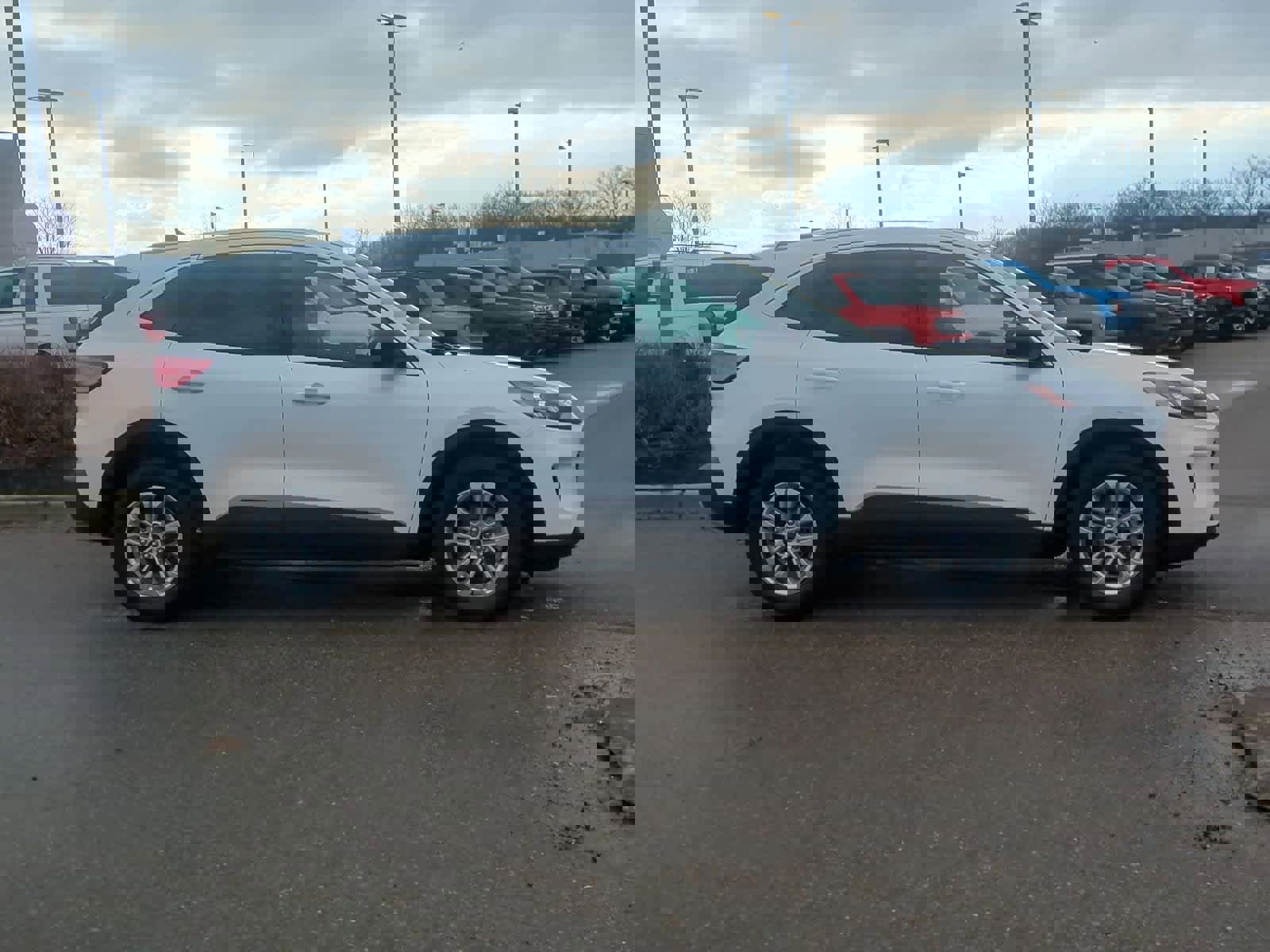 Used 2022 Ford Escape SE image 9