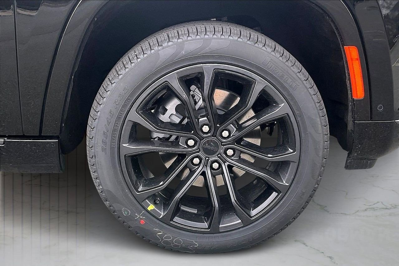 New 2026 Jeep Grand Wagoneer L Summit w/ Premium Group III image 37