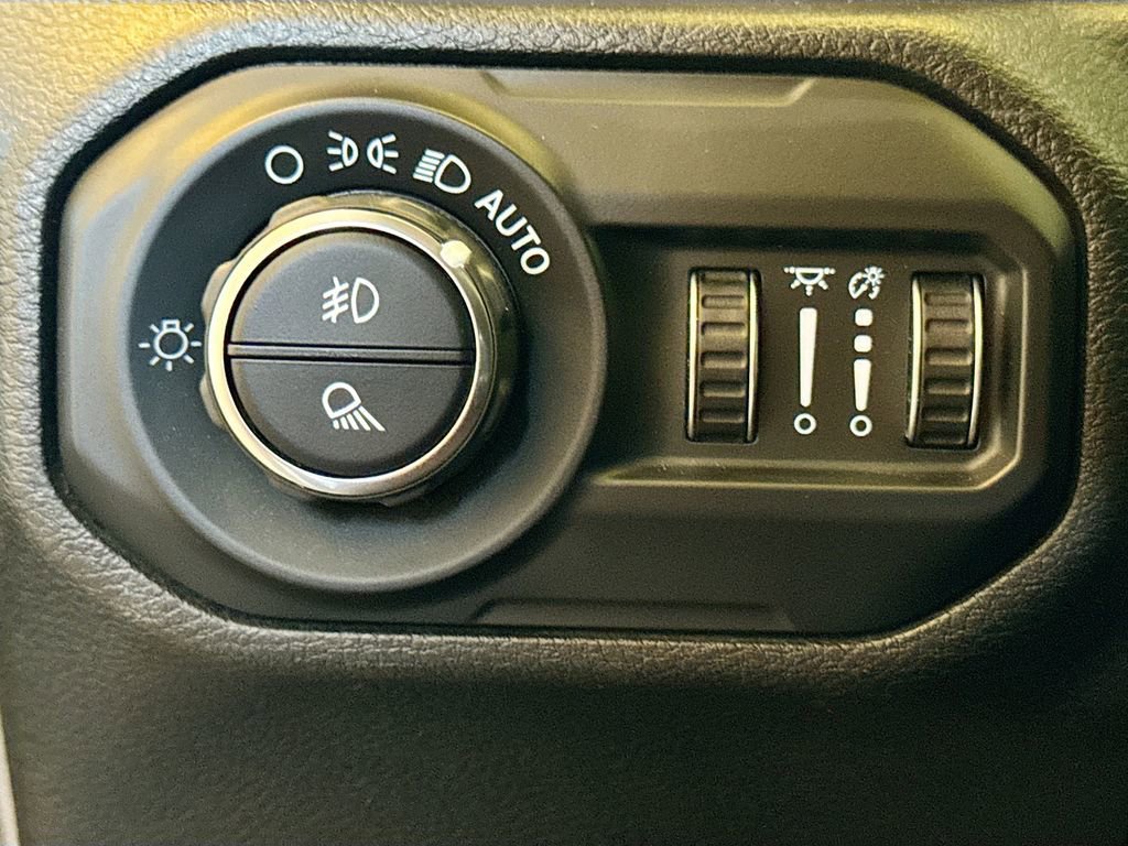 Used 2020 Jeep Gladiator Sport w/ Quick Order Package 24S image 12