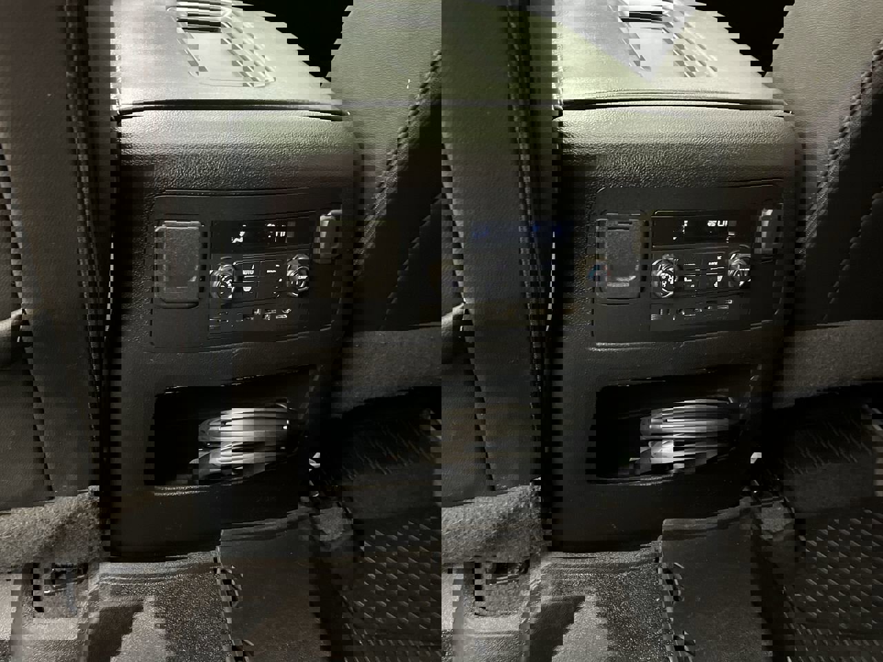 Used 2020 GMC Yukon XL SLT w/ Premium Edition image 14