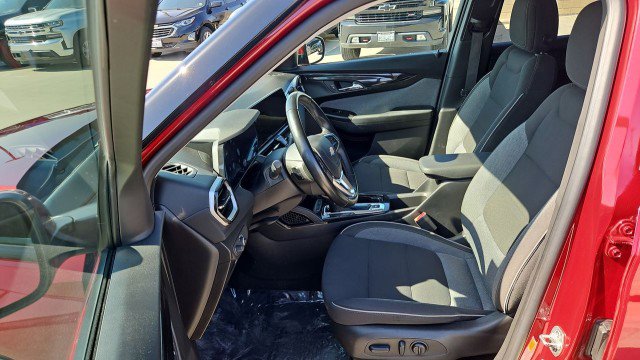 Used 2024 Chevrolet TrailBlazer LT w/ Convenience Package FWD image 17