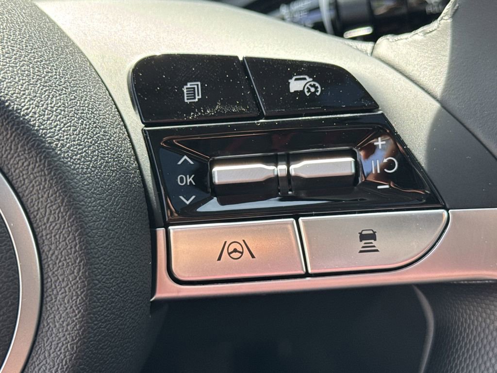 New 2025 Hyundai Elantra SEL FWD image 27