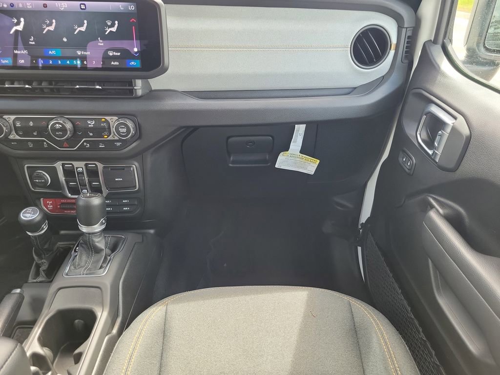 Certified 2025 Jeep Gladiator Mojave AWD/4WD image 16