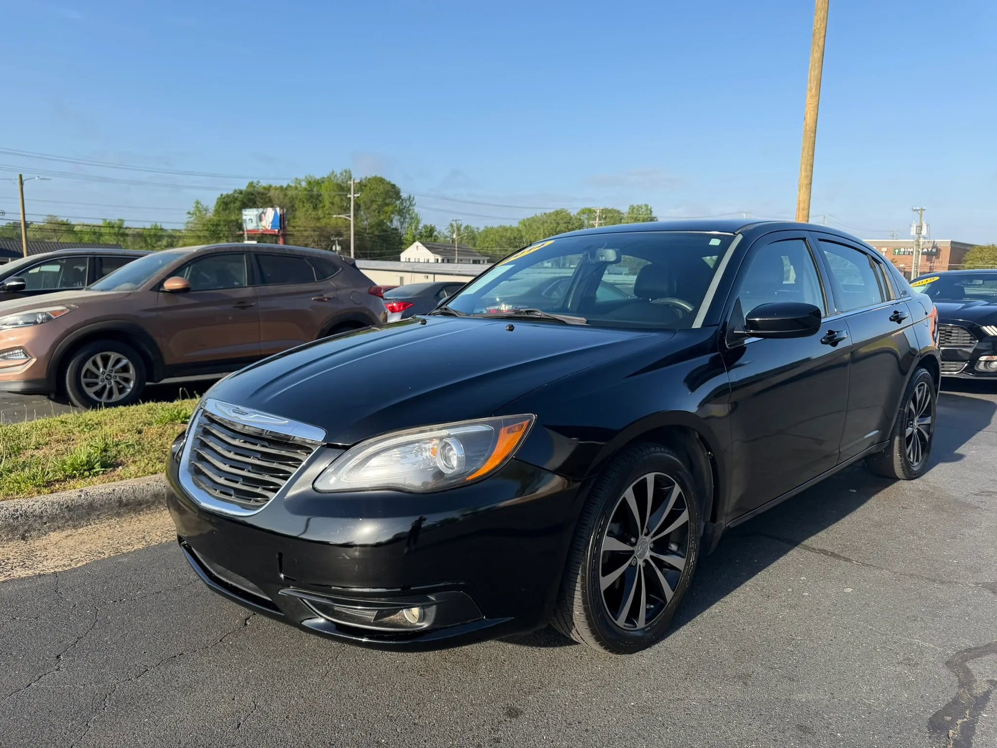 Used 2014 Chrysler 200 Limited w/ Sun/Sound Group image 3