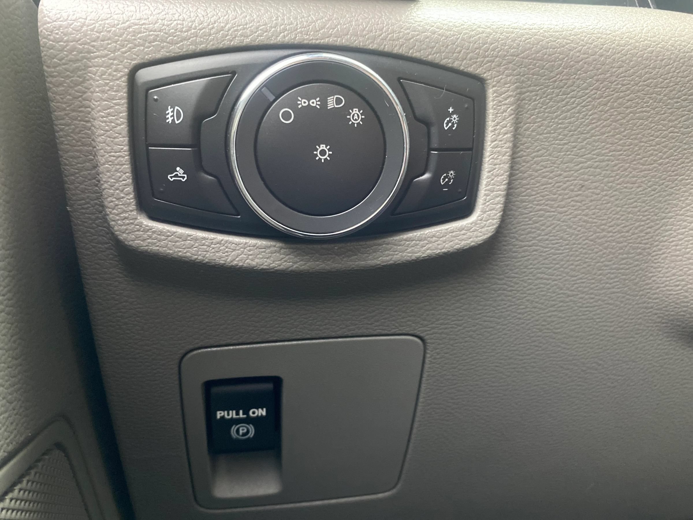 Used 2016 Ford F150 XLT RWD image 24