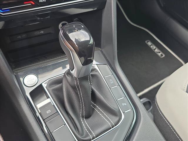 New 2026 Volkswagen Taos SE FWD image 19