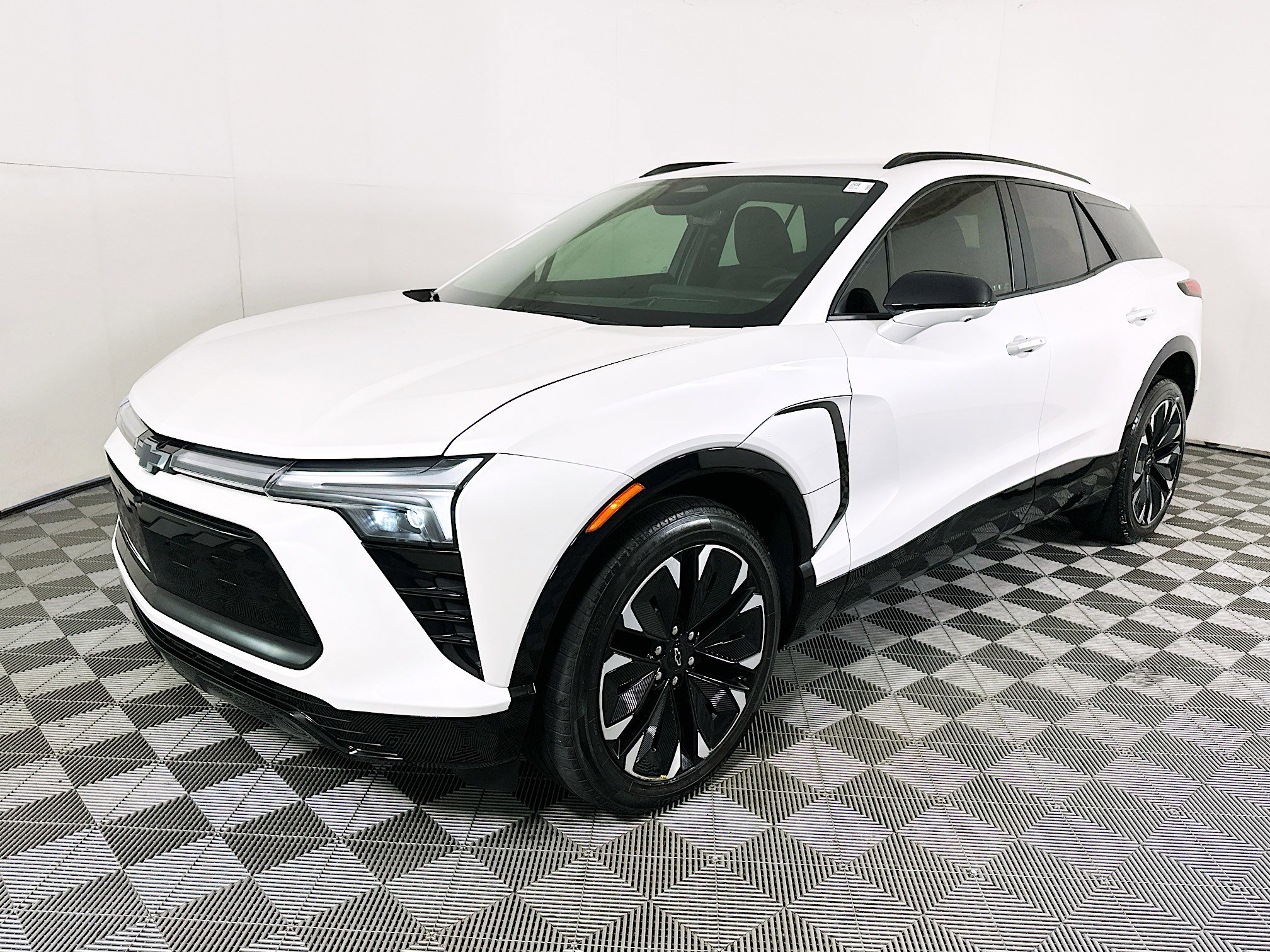 Used 2024 Chevrolet Blazer EV RS image 7