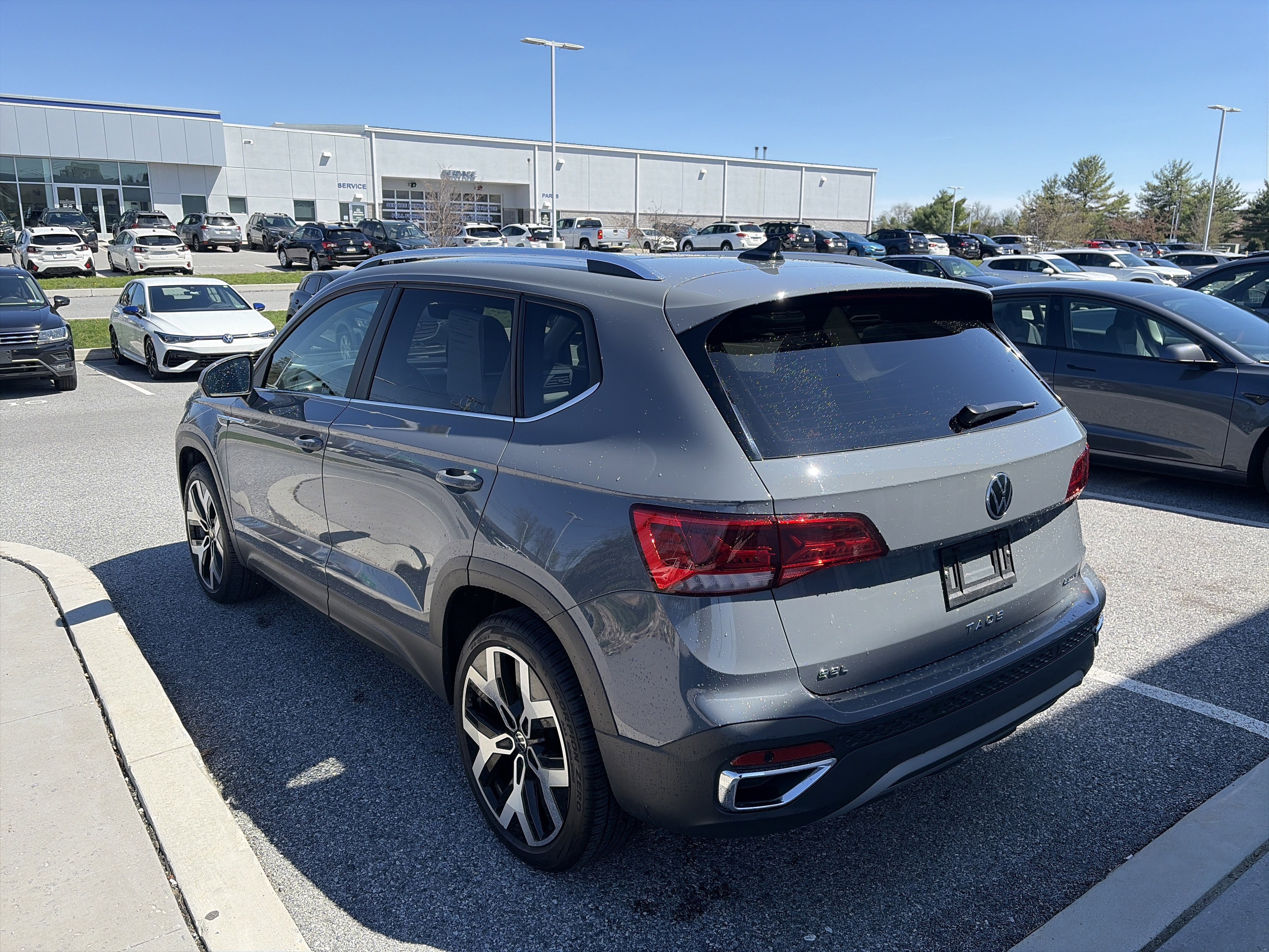 Used 2023 Volkswagen Taos SEL image 10