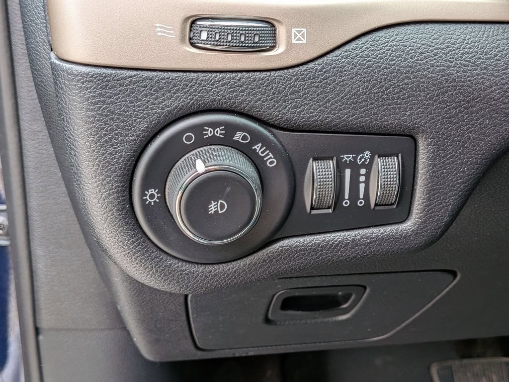 Certified 2016 Jeep Cherokee Limited AWD/4WD image 14