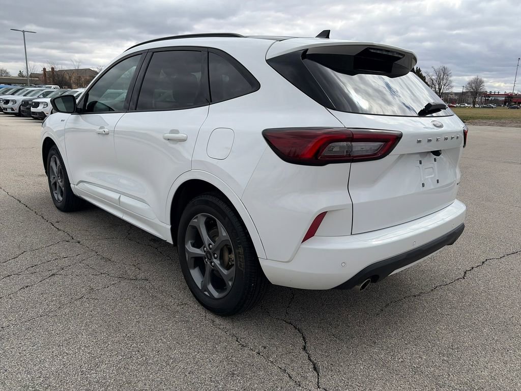 Used 2023 Ford Escape ST-Line w/ Tech Pack #1 AWD/4WD image 4