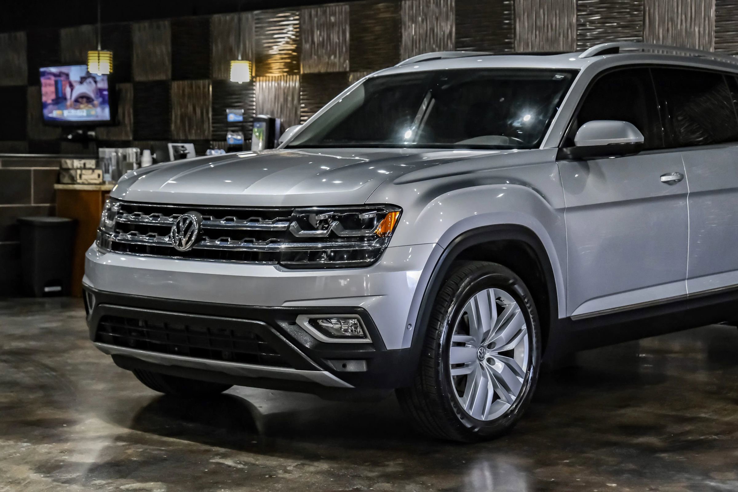 Used 2018 Volkswagen Atlas SEL Premium image 8