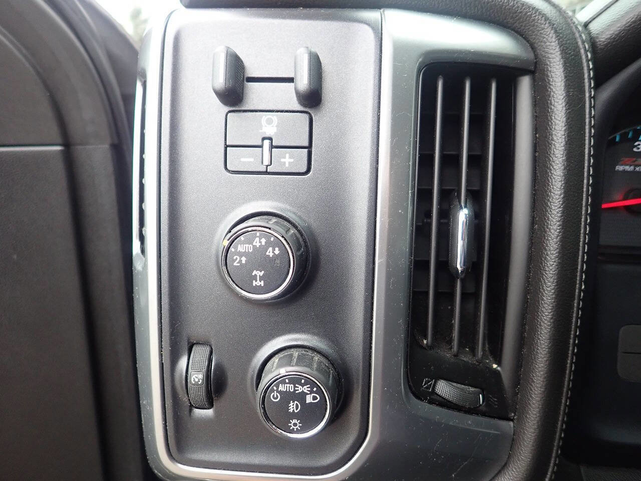 Used 2014 Chevrolet Silverado 1500 LTZ Z71 w/ LTZ Plus Package image 9