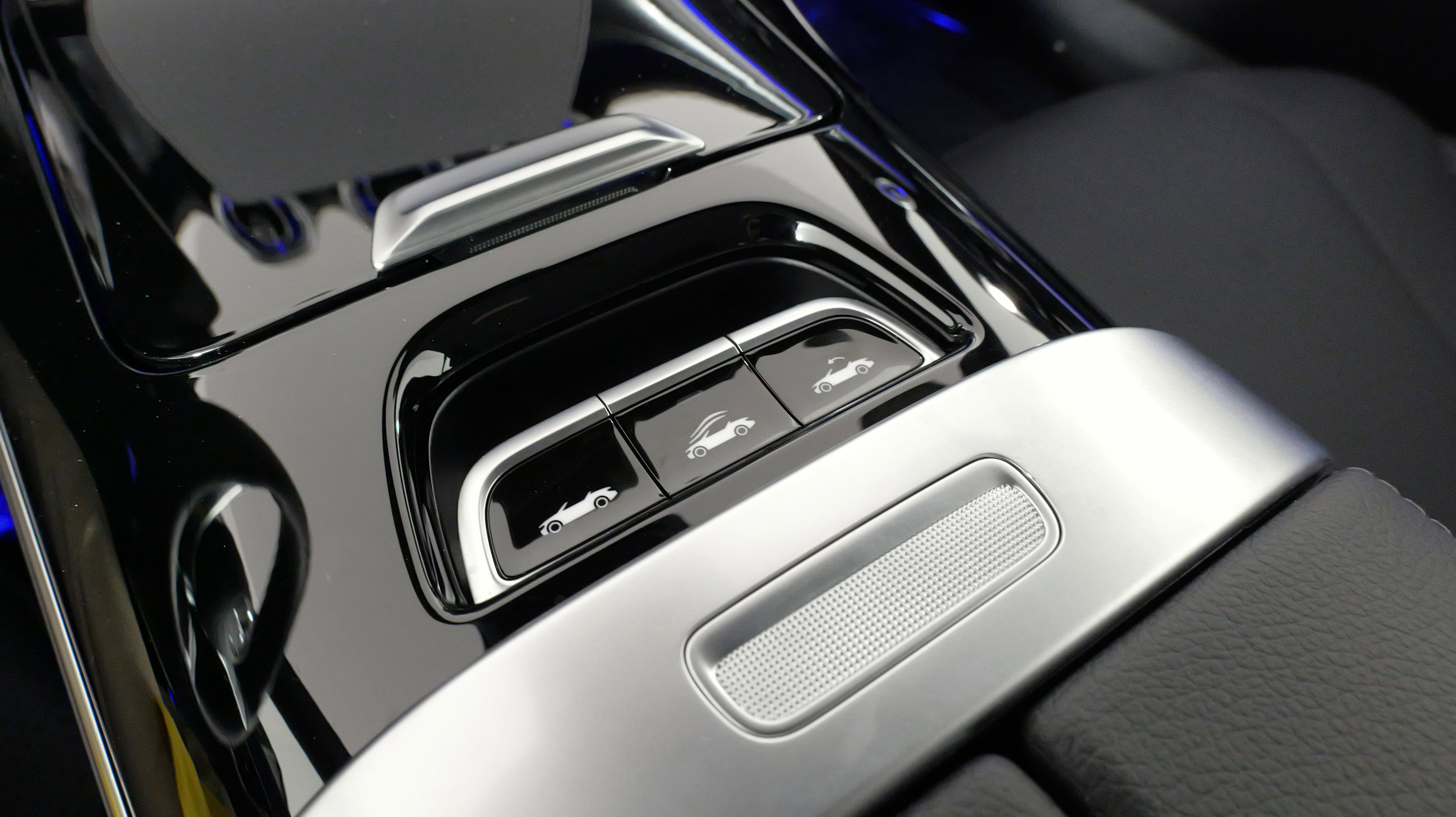 Used 2024 Mercedes-Benz CLE 300 4MATIC Cabriolet image 57