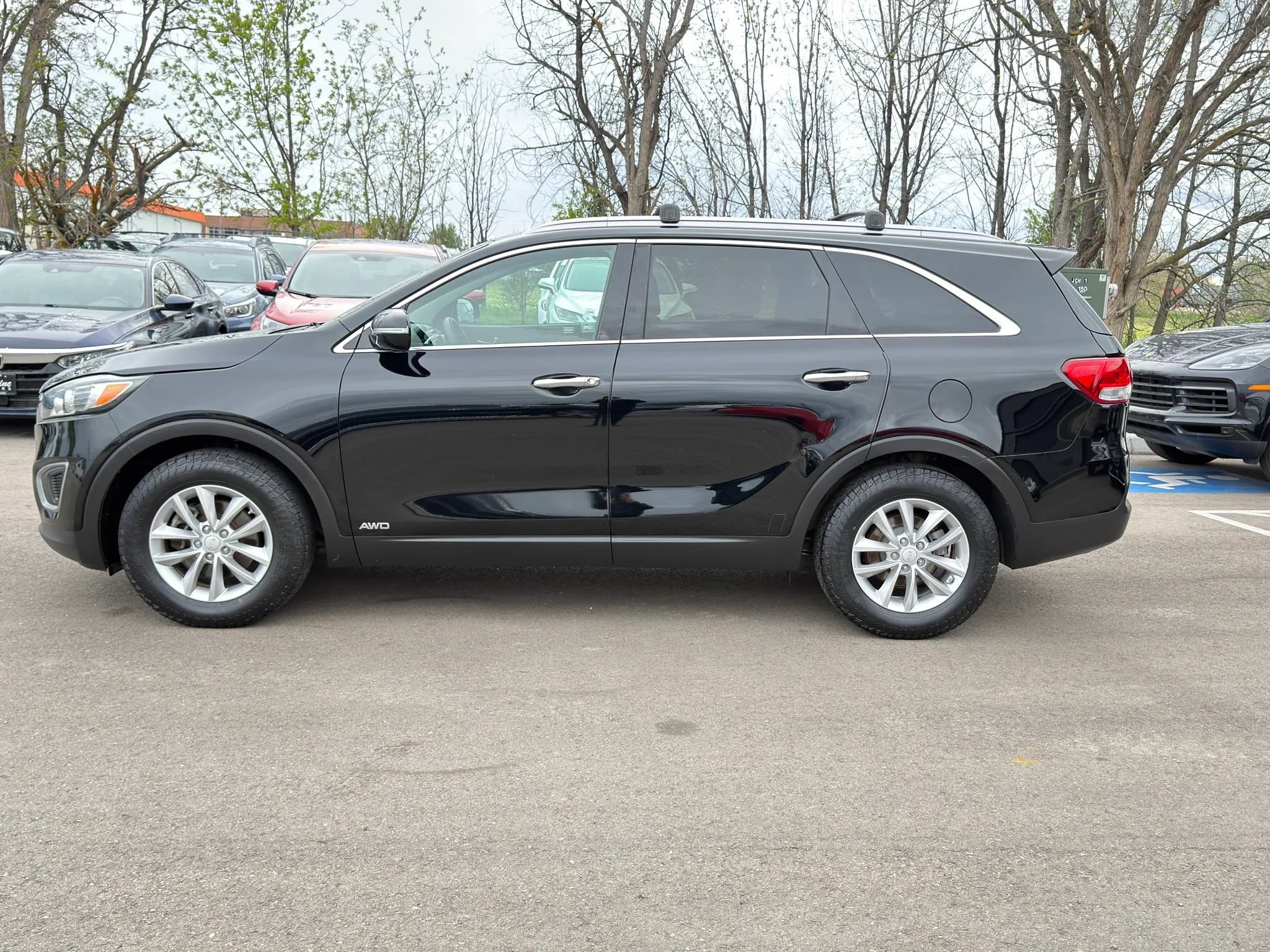 Used 2017 Kia Sorento AWD image 8