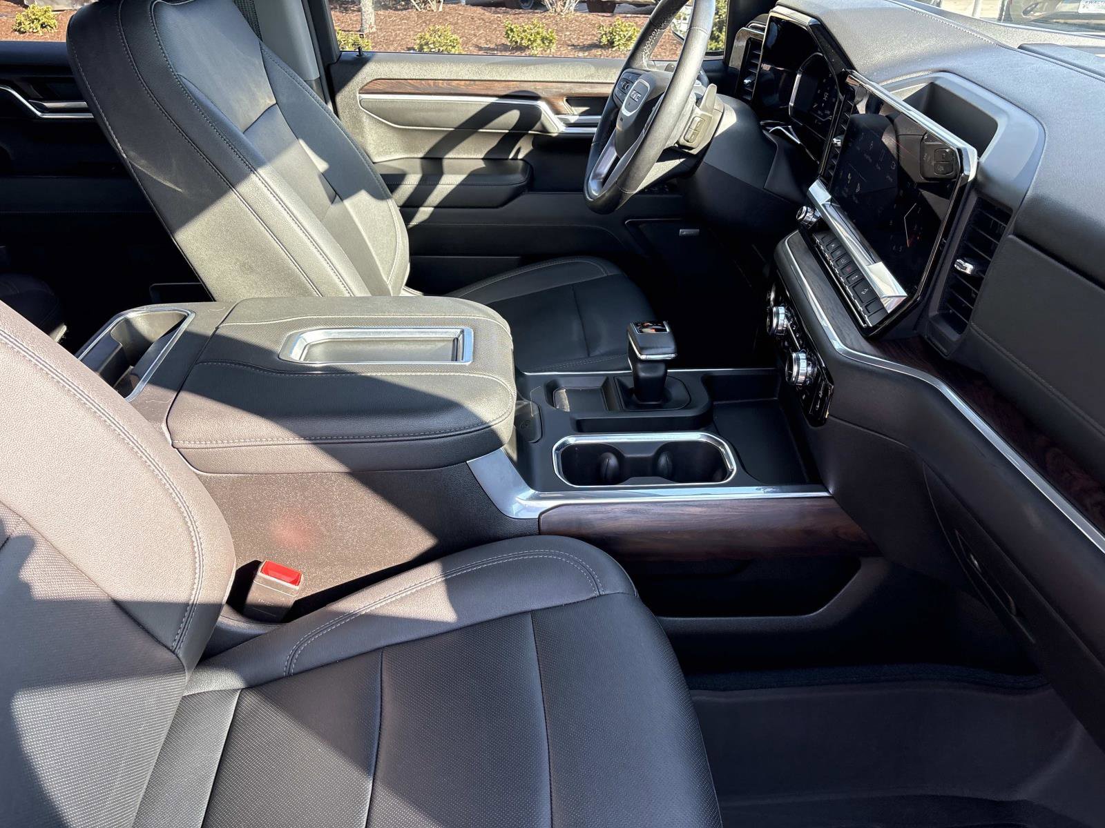 Certified 2022 GMC Sierra 1500 SLT w/ SLT Convenience Package image 33