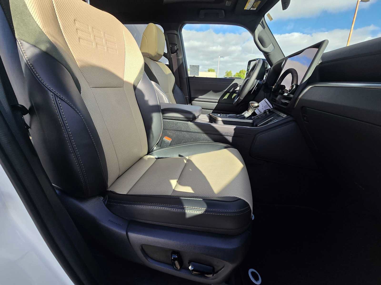 New 2026 Lexus GX 550 AWD/4WD image 10