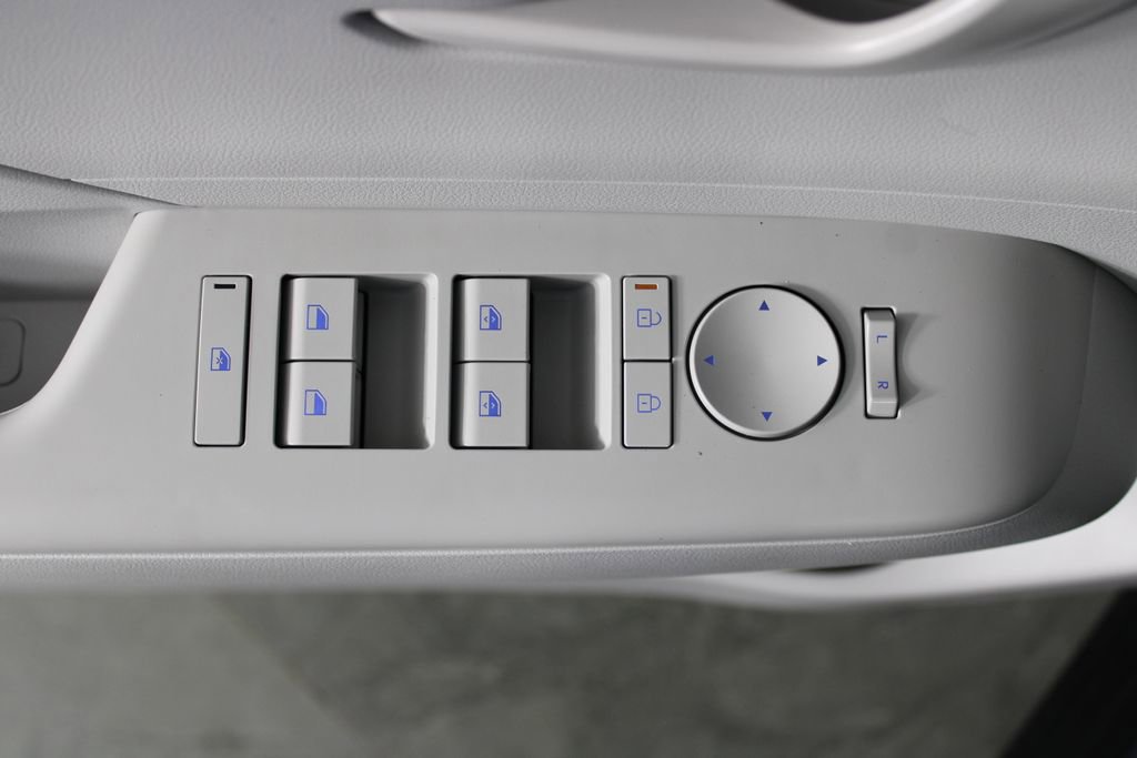 Used 2026 Hyundai Kona SEL Sport image 22