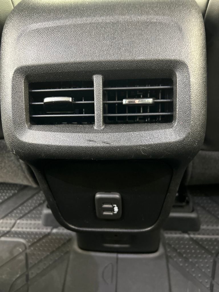 Used 2020 Chevrolet Equinox Premier w/ Premier Redline Edition image 17