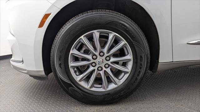 Used 2024 Buick Enclave Premium image 32