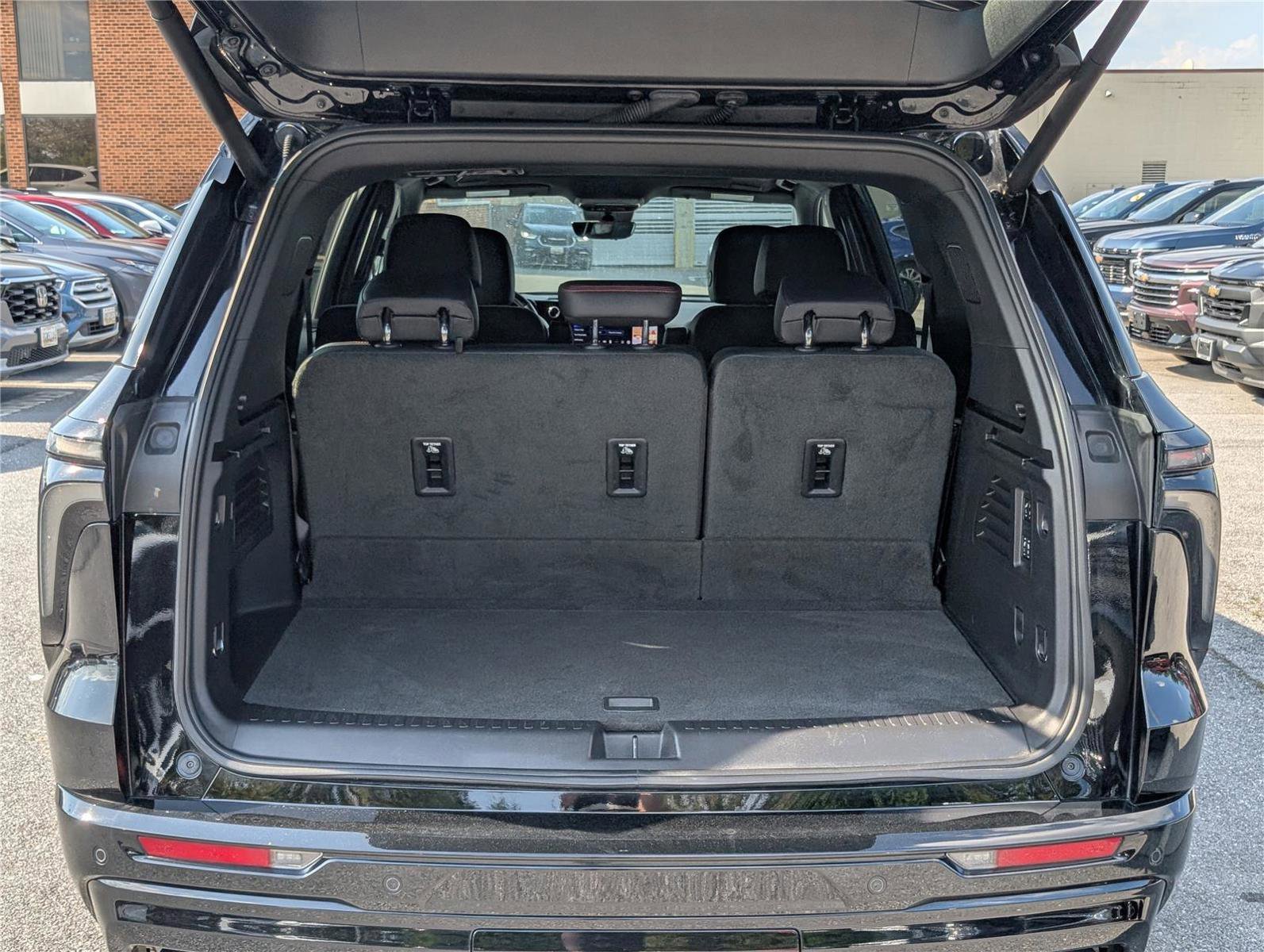 Used 2024 Chevrolet Traverse RS w/ LPO, Floor Liner Package image 15