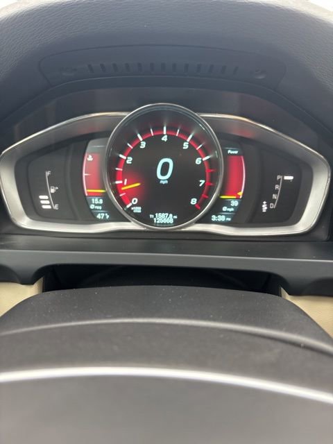 Used 2015 Volvo V60 T5 Platinum image 13