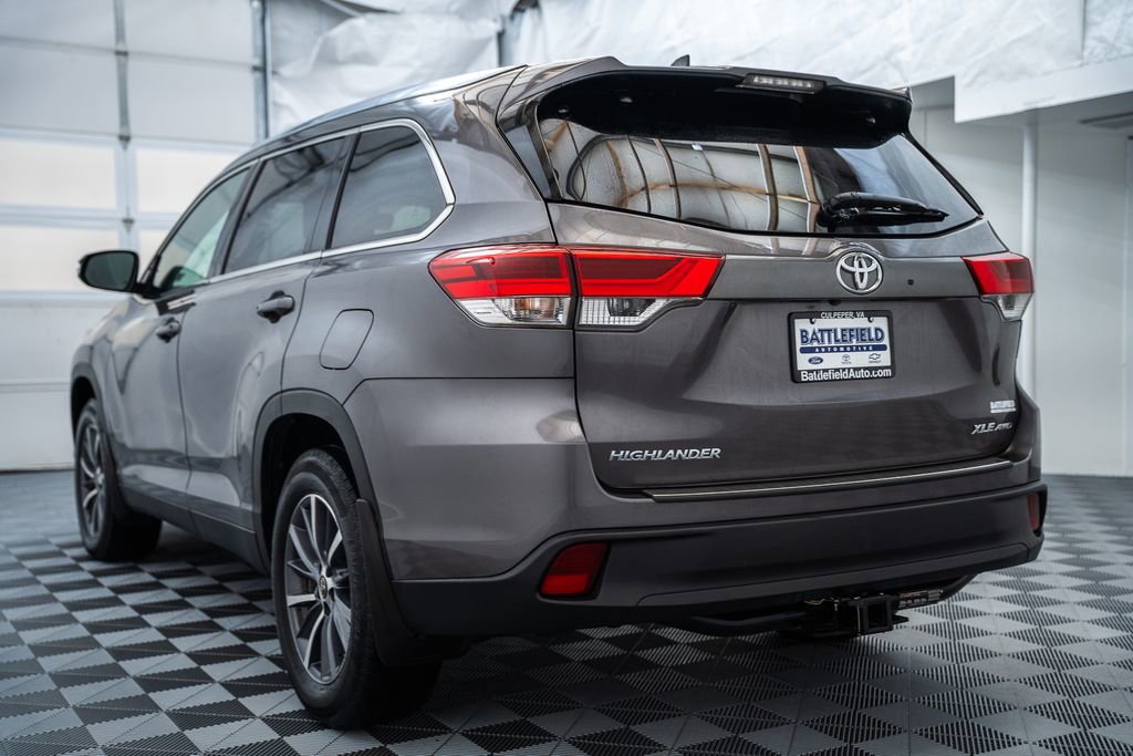 Used 2019 Toyota Highlander XLE AWD/4WD image 5