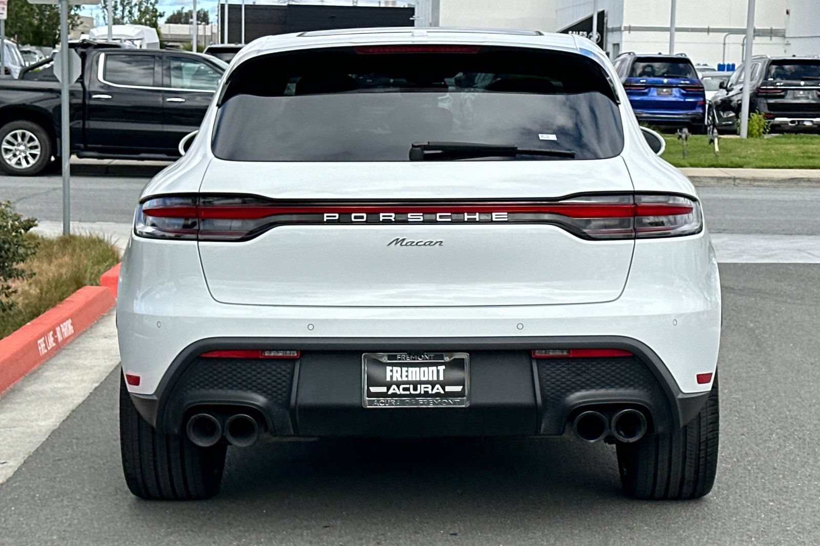 Used 2023 Porsche Macan Turbo AWD/4WD image 5