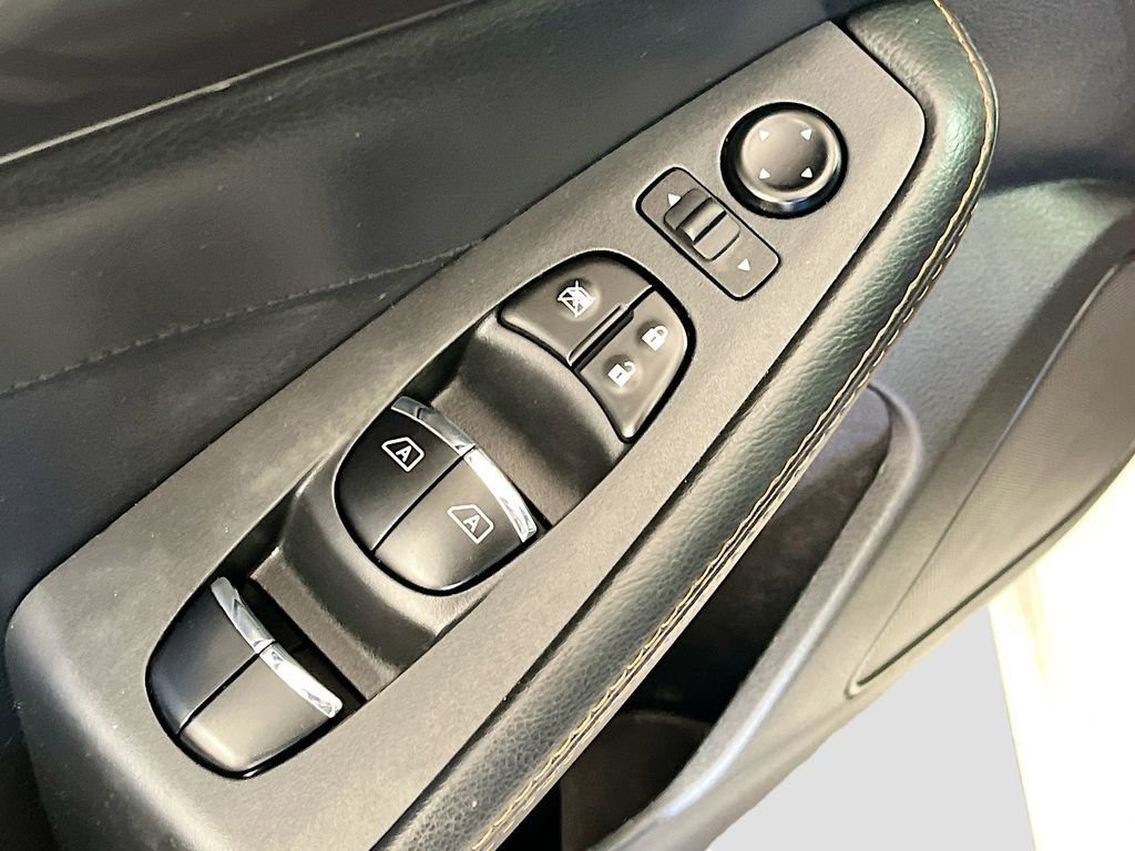 Used 2023 Nissan Maxima SR w/ Sport Mat Group image 18